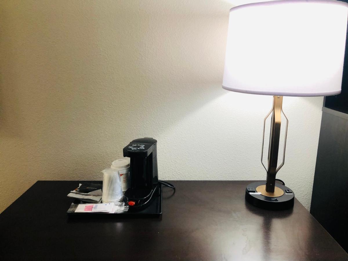 Quality Inn & Suites Lake Charles South מראה חיצוני תמונה