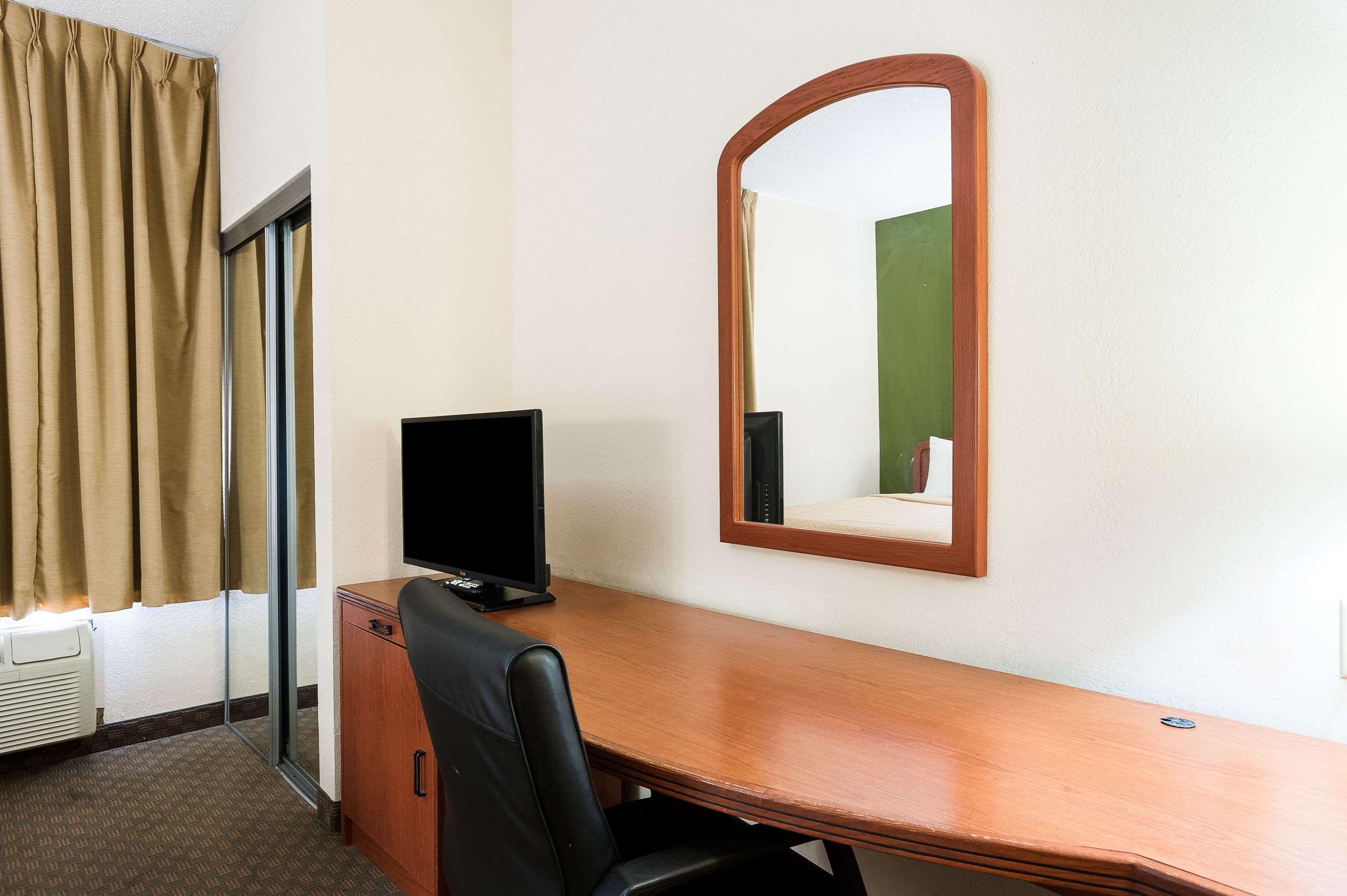 Quality Inn & Suites Lake Charles South מראה חיצוני תמונה