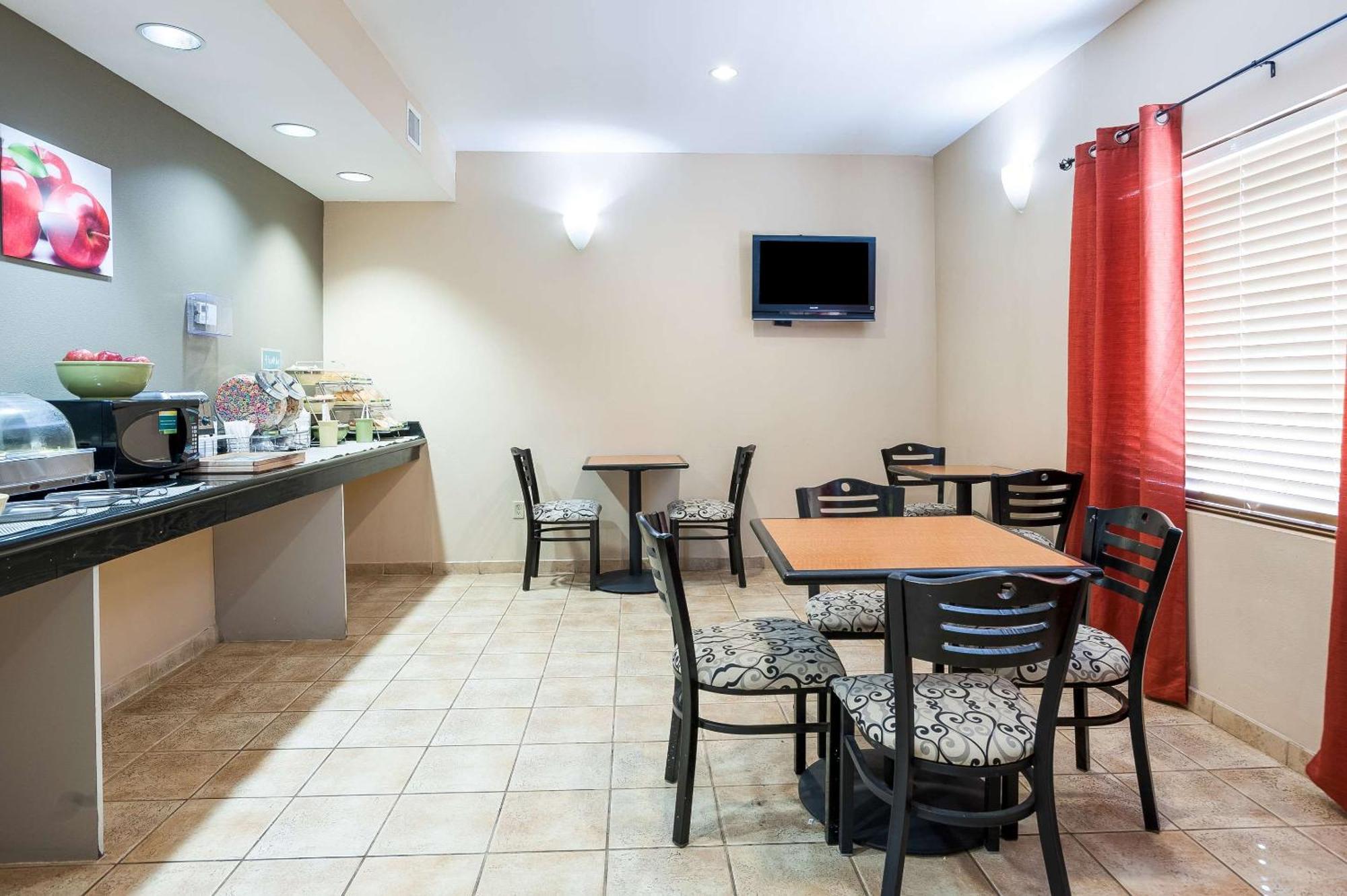 Quality Inn & Suites Lake Charles South מראה חיצוני תמונה
