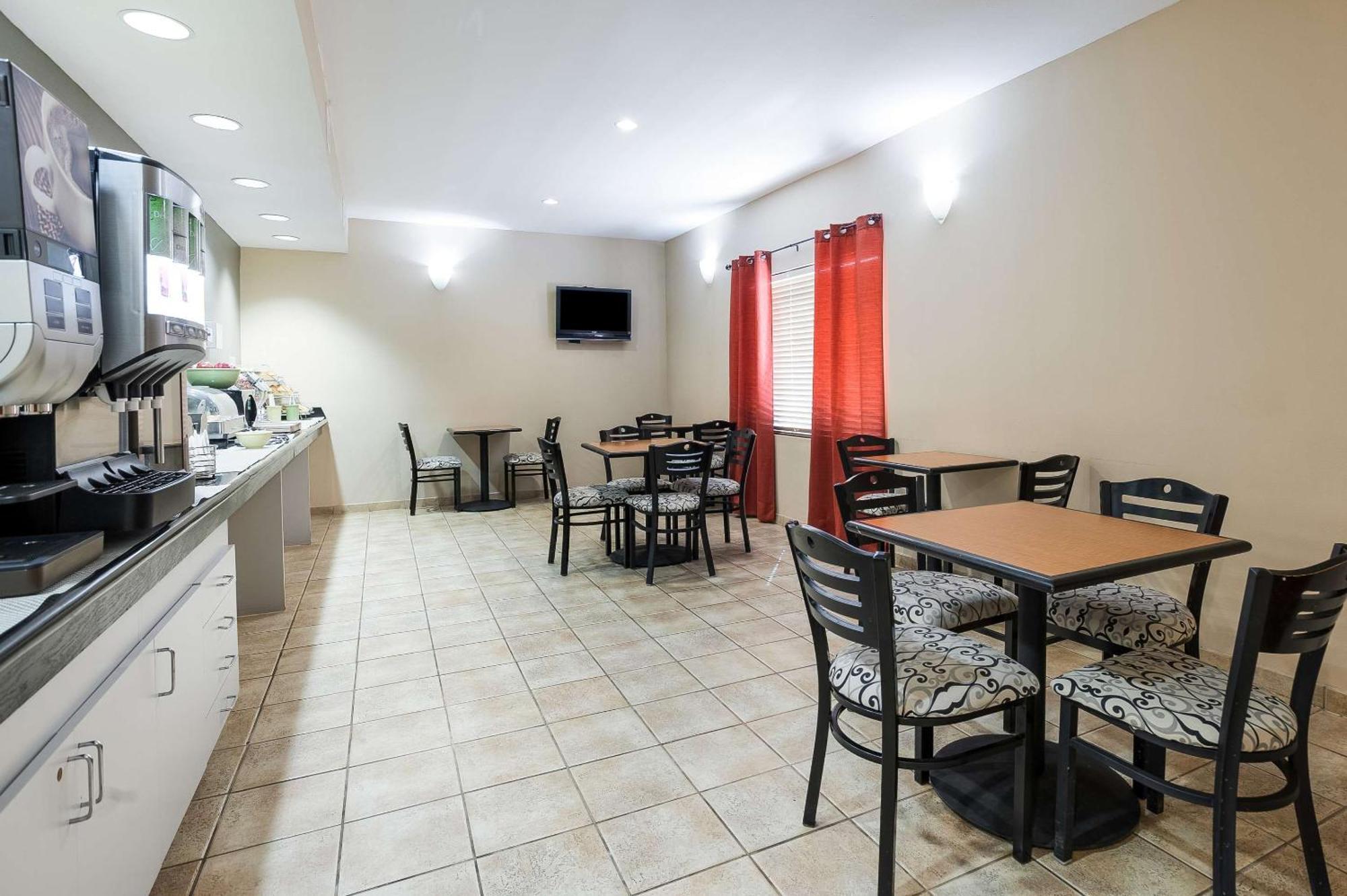 Quality Inn & Suites Lake Charles South מראה חיצוני תמונה