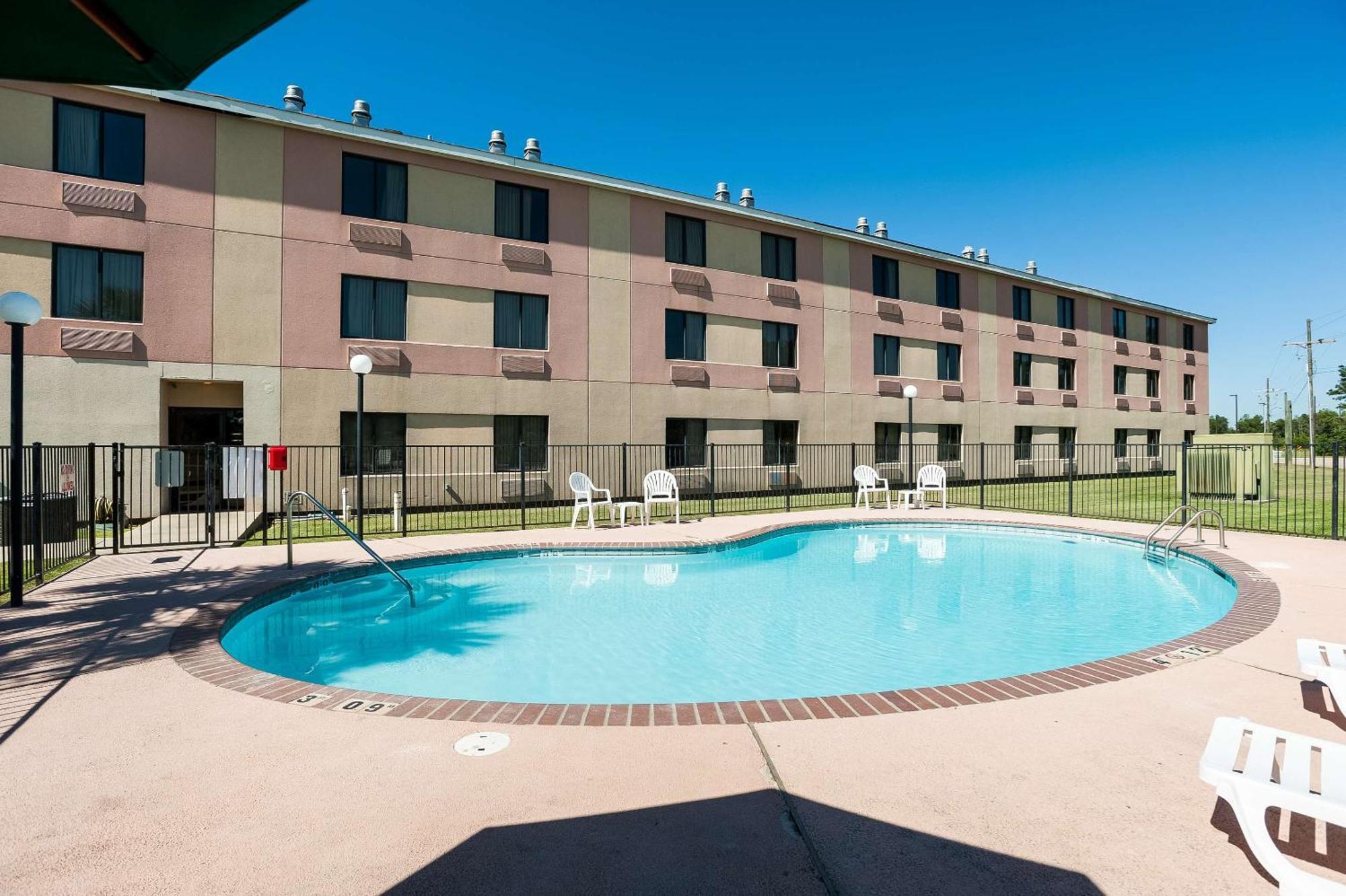 Quality Inn & Suites Lake Charles South מראה חיצוני תמונה